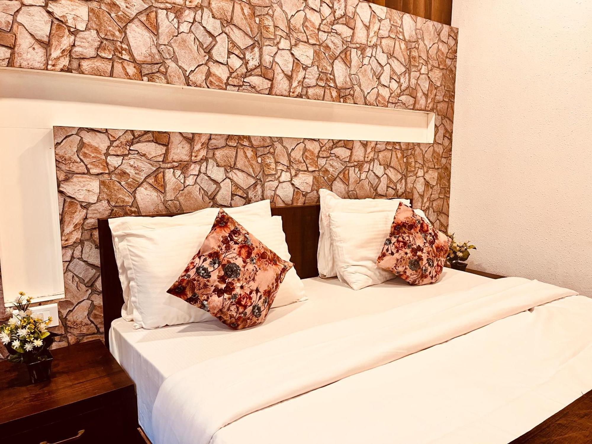 Munnar Tea Estate Cottage And Resort - Away From City Hustle Bagian luar foto